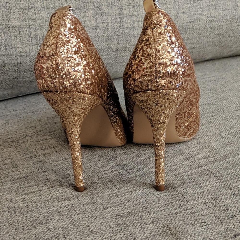 Heels - Picture 3 of 3